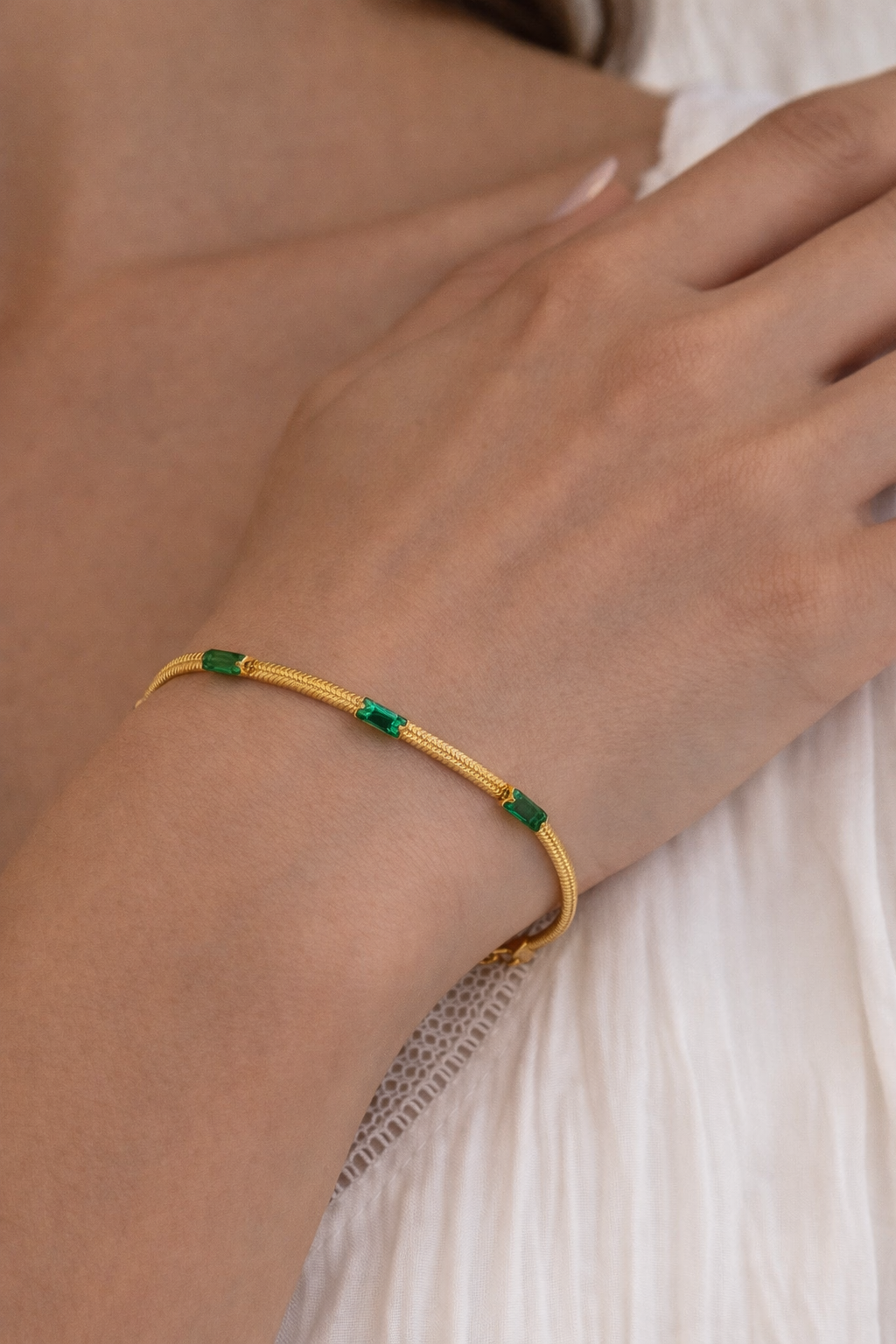 Emerald Tide Snake Chain Bracelet – Gold Stainless Steel