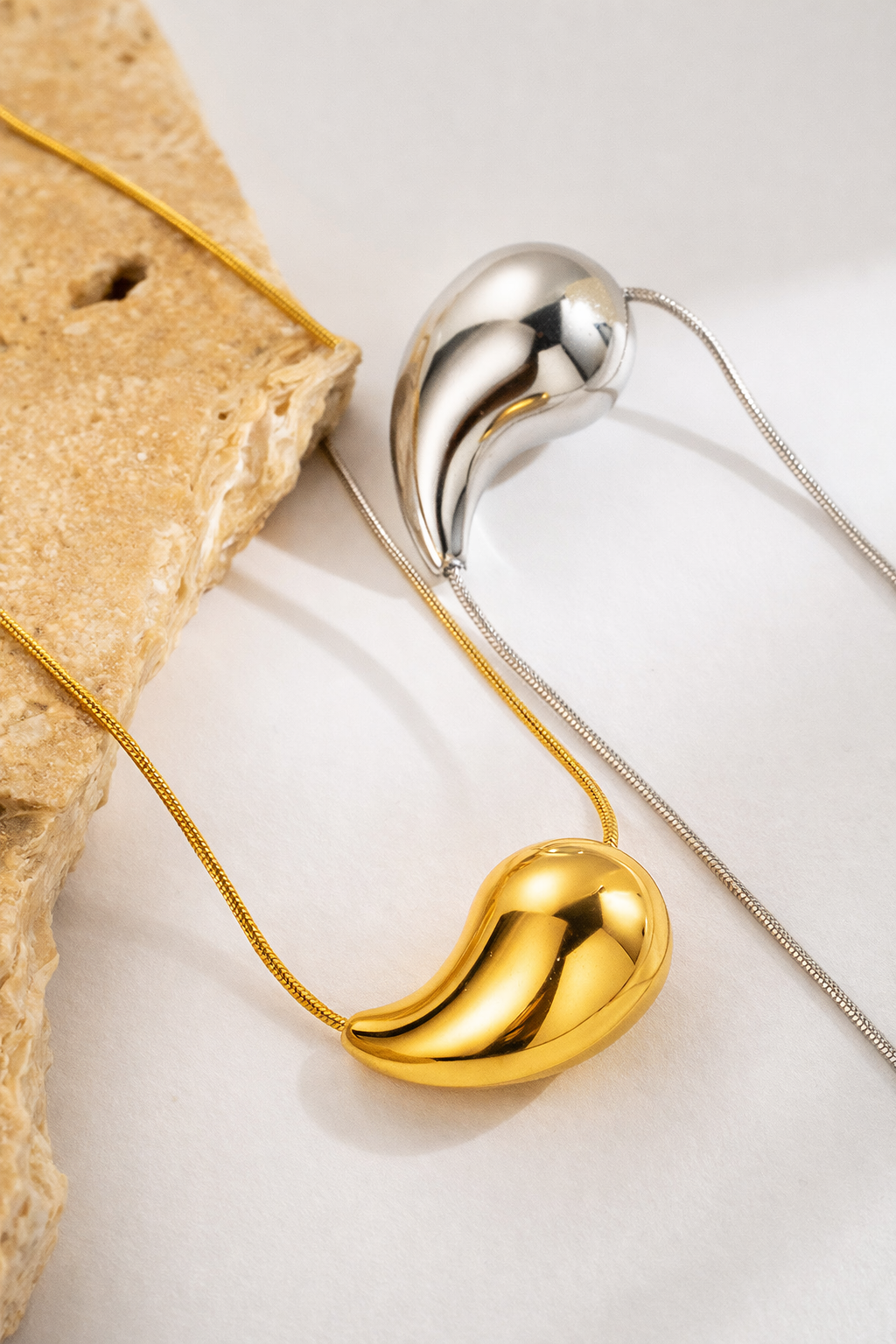 Teardrop Pendant Necklace – 18K Gold Plated Stainless Steel