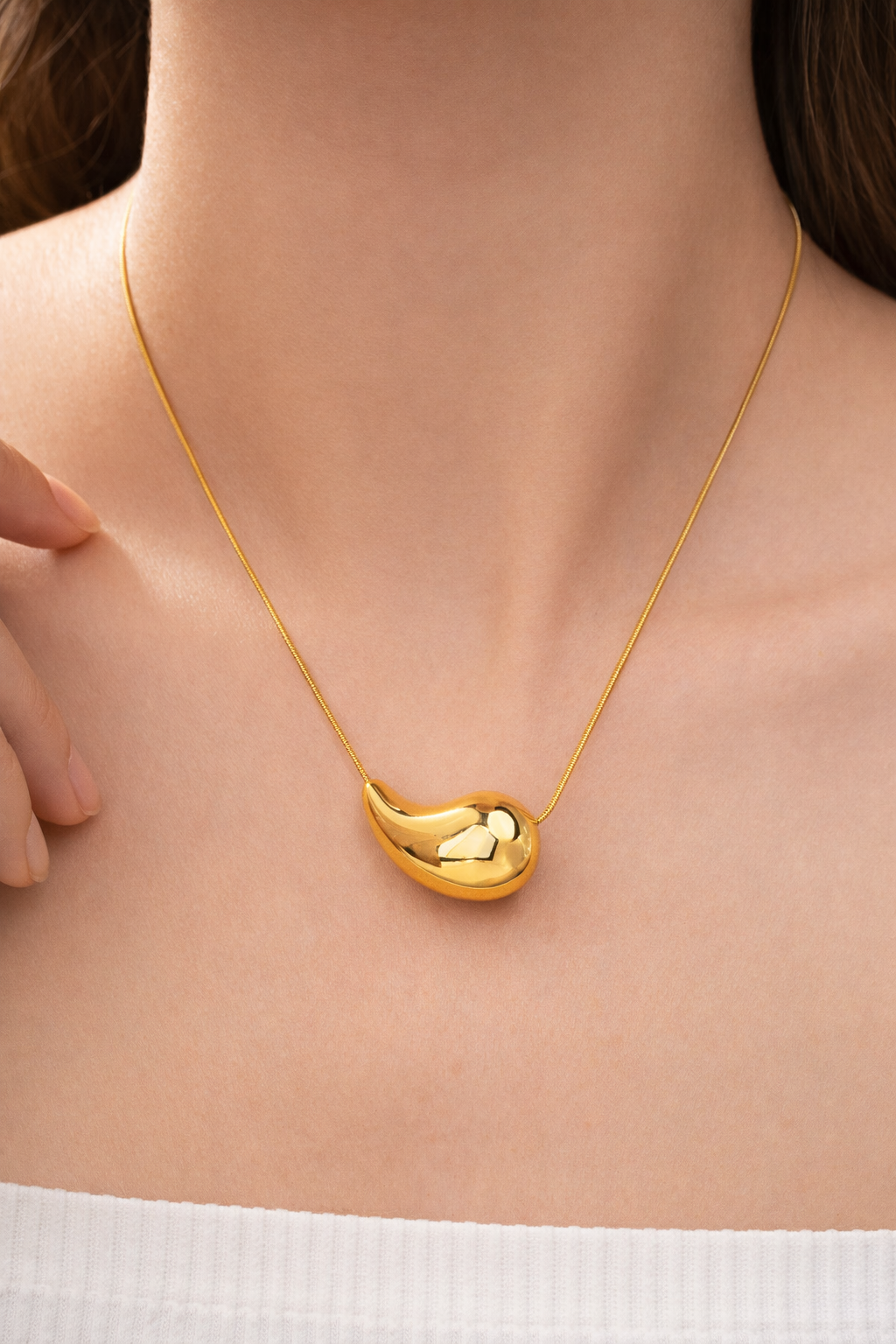 Teardrop Pendant Necklace – 18K Gold Plated Stainless Steel